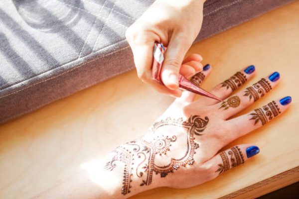 Henna Making
